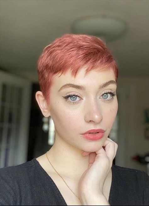 Short Hipster Hair, Stil Rock, Styling Braids, Hairstyles Wig, Kort Pixie, Pixie Haircut Styles, Super Short Haircuts, Hairstyles Straight, How To Curl Short Hair