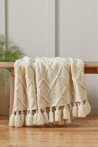 Throw Photography, Chunky Cable Knit Throw, Textured Throw Blanket, Beige Throws, Boho Throw Blanket, Cream Throw, Plain Cushions, Cable Knit Throw, Uni Room