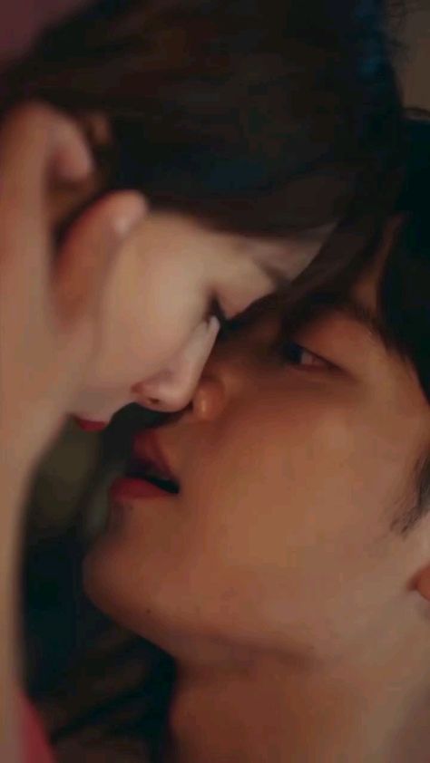 My Name Kiss Scene, Romance Movie Scenes, Dr. Romantic 2, The Oath Of Love, Hugs And Kisses Couples, Oath Of Love, Dr. Romantic, Drama Name, Romantic Quotes For Girlfriend