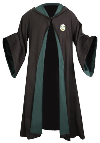 Replica Harry Potter Slytherin Robe Slytherin robeRepresent Slytherin House in authentic style with this Replica Harry Potter Slytherin Robe! The officially licensed Harry Potter Kostüm, Harry Potter Robes, Slytherin Clothes, Gryffindor Slytherin Hufflepuff Ravenclaw, Fancy Robes, Harry Potter Halloween Costumes, Black Halloween Costumes, Hogwarts Uniform, Harry Potter School