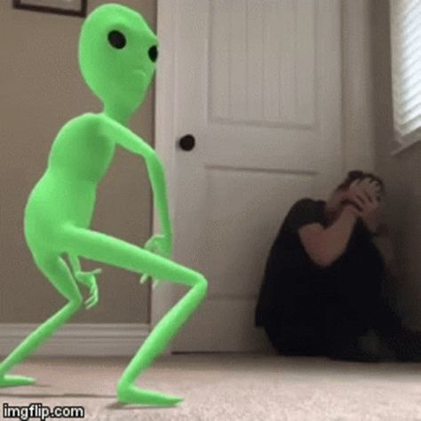 Alien Twerk GIF - Alien Twerk Dance - Discover & Share GIFs Alien Memes Humor, Alien Memes Funny, Twerking Chicken, Dancing Gifs Funny, Twerking Meme, Cursed Gif, Alien Dancing, Weird Gifs, Alien Meme