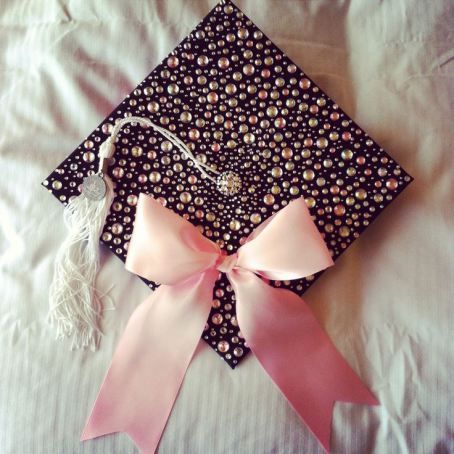 12 Creative Ways to Decorate your Grad Cap! #Graduation #DIY #Wearable Nurse Caps Graduation, Coquette Graduation Cap, Diy Grad Cap, Grad Diy, High School Graduation Cap, Harry Porter, College Graduation Cap Decoration, Grad Hat, Grad Cap Designs