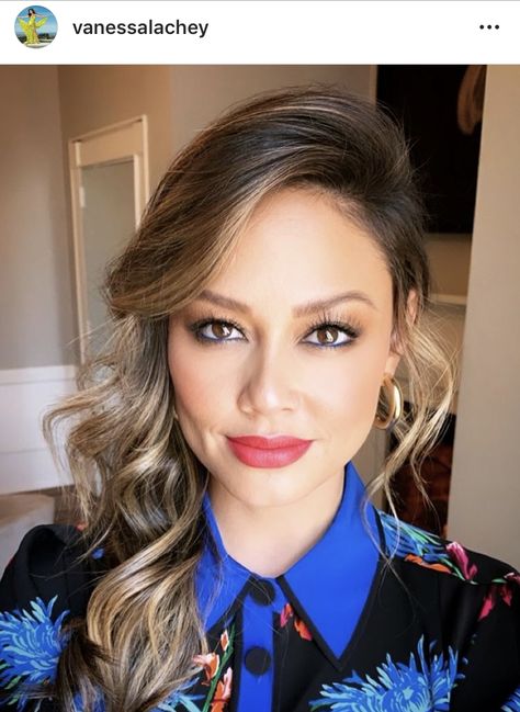 Vanessa Lachey Very Short Hair, Guy Tang, Vanessa Lachey Hair, Vanessa Minnillo, Vanessa Lachey, Colored Curly Hair, Dark Brown Hair Color, Manic Panic, Flawless Face