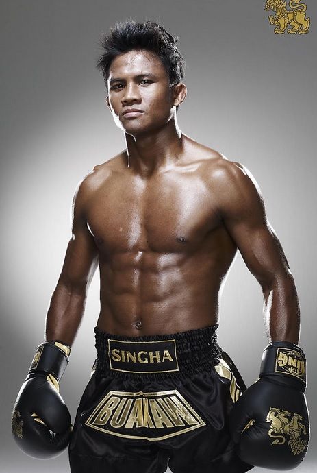 Buakaw Banchamek Jiu Jitsu, Muscle Reference, Buakaw Banchamek, Thai Boxer, Beautiful Thailand, Tyler Durden, Martial Arts Styles, Martial Artists, Savate