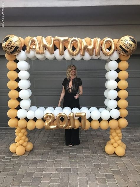 Photo Frames - The Balloon People Balloon Arch Frame, Balloon People, Graduation Box, Backyard Graduation Party, Graduation Photo Booth, Outdoor Graduation, Balloon Pictures, Graduation Party High, Celebration Balloons