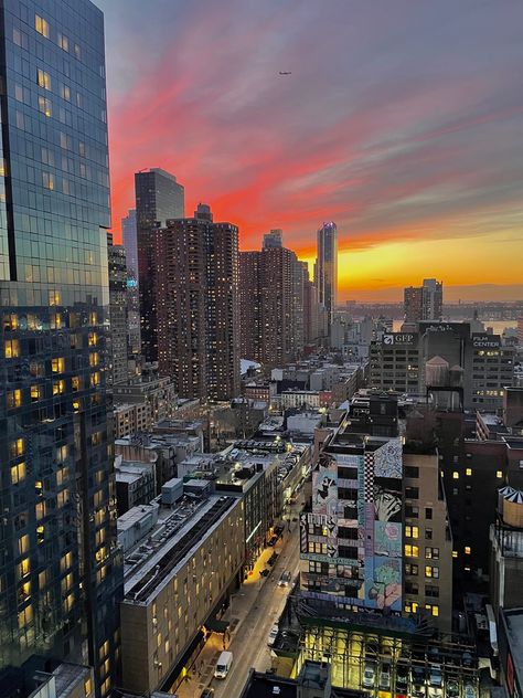 Nature, New York Aesthetic Sunset, New York Window View, Cybertron Aesthetic, Nyc Apartment View, City Aesthetic Sunset, Citylights Aesthetic, Sunset City View, New York Window