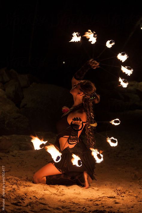 Fire Show Photography, Fire Spinning Photography, Fire Photoshoot Ideas, Dancing At The Beach, Fire On Water, Fire Photoshoot, Fire On The Beach, Tulum Party, Fire Performer