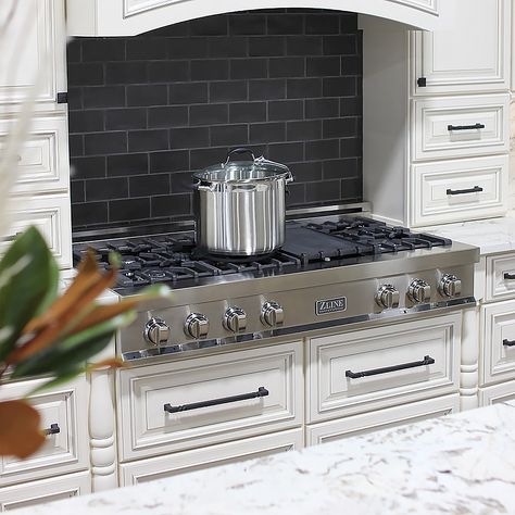 Zline Autograph Edition, Zline Kitchen, Kitchen Appliance Packages, Cast Iron Grill, Range Top, Culinary Experience, Appliance Packages, Gas Cooktop, Gas Burners