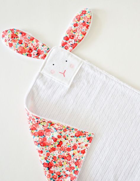 DIY Baby Gifts - Simple Gifts to Make For Babies and Toddlers -Gift Guide For Babies Lovey Sewing Pattern, Bunny Baby Blanket, Fabric Art Diy, Fabric Bunny, Bunny Blanket, Bunny Lovey, Lovey Pattern, Fabric Sewing Patterns, Free Sewing Pattern