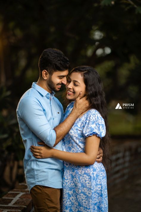 Couple goals Romantic Photo Pose, Photo Shoots For Couples, Couple Pre Wedding Poses, Best Pose For Couples, Free Wedding Photoshoot, Outdoor Couples Poses, Couple Stills Outdoor, Best Couples Poses, Couple Prewedding Poses