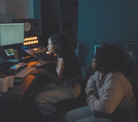 Kehlani and Ambre studio sessions - August 2018 Music Studio Aesthetic, Lounge Aesthetic, Kehlani Parrish, Musician Photography, Career Vision Board, Dream Music, Studio Photoshoot, Kehlani, Music Aesthetic