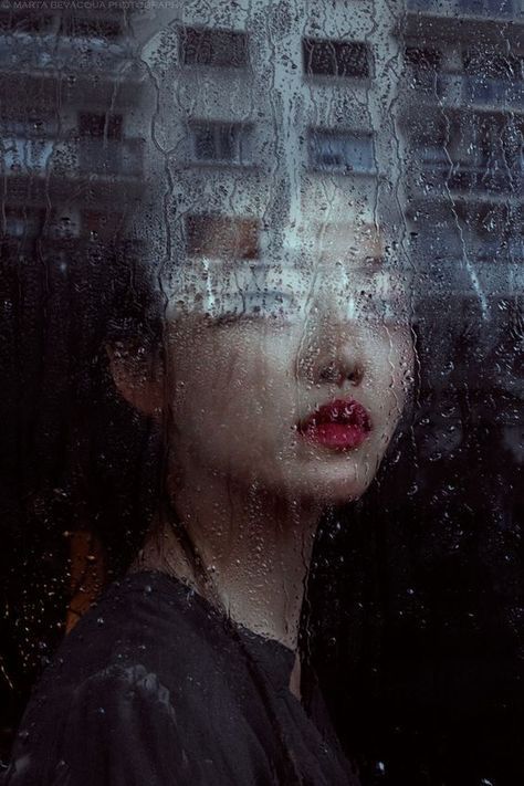 Self Portrait Photography, Photographer Self Portrait, Self Portrait Ideas, Marta Bevacqua, Creative Self Portraits, Portrait Photoshop, Advanced Photoshop, Portrait Ideas, Photoshop Photography