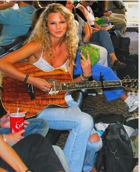 Taylor Taylor Country Era, Taylor Swift Early 2000s, Taylor Swift Old Pictures, Debut Taylor Swift Aesthetic Outfits, Country Taylor Swift, Country Taylor, Country Music Aesthetic, Debut Aesthetic, Debut Era