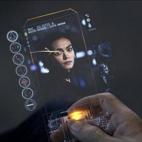 Science And Tech In Syfy's 'The Expanse': It May Look Like A Cell Phone But It's A Hand Terminal Futuristic Phones, Future Technology Gadgets, Kule Ting, Future Technology Concept, Future Gadgets, New Technology Gadgets, Cool Tech Gadgets, Future Tech, A Cell