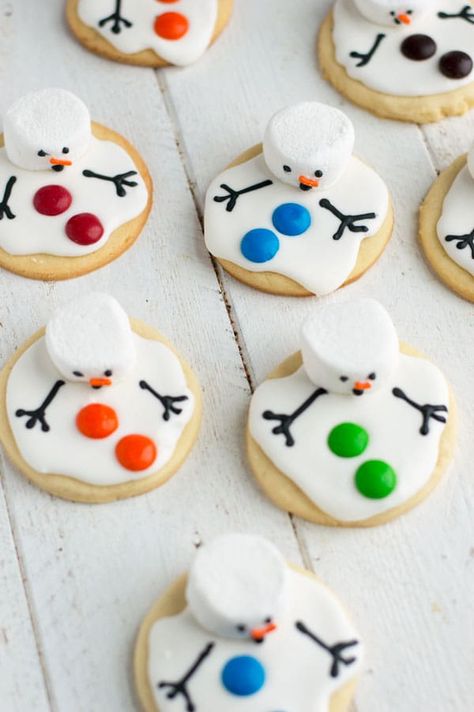 Decorated Sugar Cookies, Snowman Cookies Decorated, Melted Snowman Cookies, Jul Mad, Melted Snowman, Easy Christmas Cookie Recipes, Snowman Cookies, Christmas Cookies Easy, Cookies Christmas