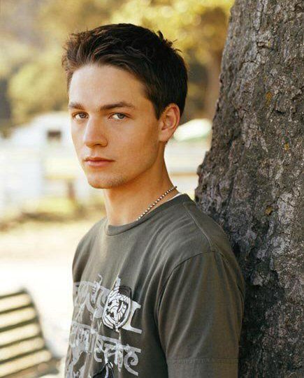 Greg Smith as Ephram Brown from Everwood. Guy Oc, Guy Celebs, Gregory Smith, Childhood Crushes, Latin Men, Dream Boyfriend, Hot Guy, Man Candy, Favorite Actors