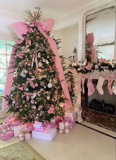 Natal, Diy Christmas Decorations Outdoor, Christmas Tree Ideas Red, Pink Christmas Diy, Wallpaper Aesthetic Christmas, Christmas Tree Ideas 2023, Aesthetic Christmas Decor, Christmas Wallpaper Aesthetic, Tree Ideas Christmas