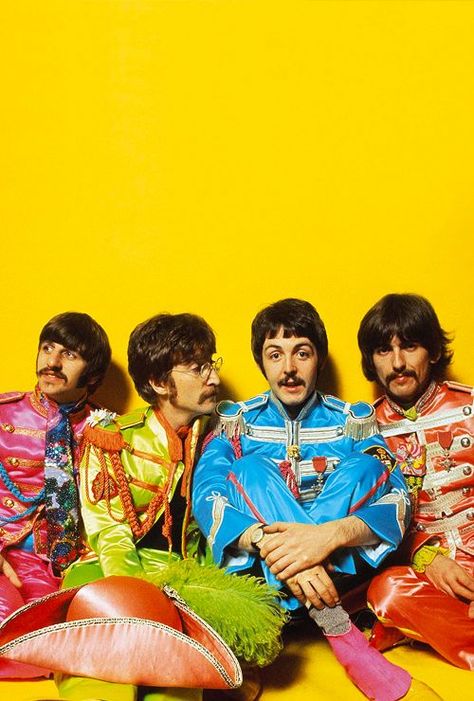 The Beatles. Sgt. Pepper's Lonely Hearts Club The Beatles