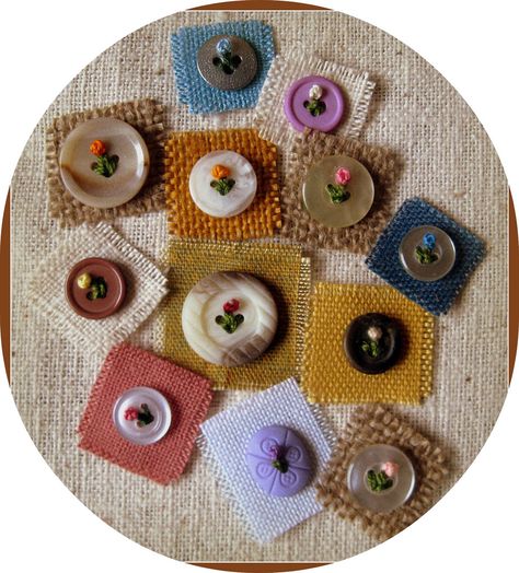 Flowers on Buttons Button Ideas Clothes, Button Stitch, Embroidered Buttons, Button Creations, Cute Buttons, Flower Button, Diy Buttons, French Knot, Slow Stitching
