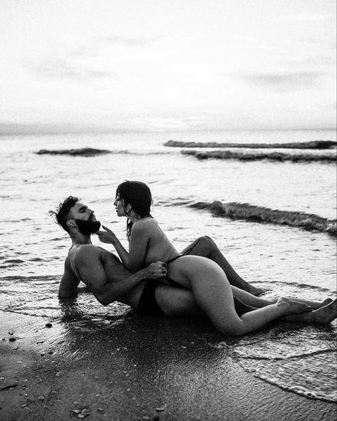 Couples Photoshoot Ideas Intimate, Lingerielook Couple Photoshoot, Bodiour Photoshoot Photo Ideas Couple, Couple Bourdier Photoshoot Beach, Bodoir Sesion Ideas Couples, Bodiour Photoshoot Couples, All Black Photoshoot Ideas Couples, Sultry Photoshoot Couple, Intimate Picture Ideas Bedroom