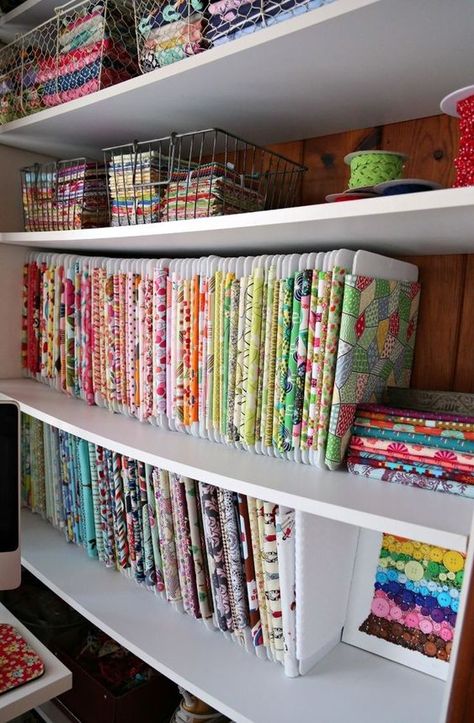 Thread Storage Organizers, Craft Room Organization Labels, Fabric Organization Storage, Sewing Notions Organization, Fabric Storage Ideas, Fabric Storage Solutions, Small Sewing Rooms, Fabric Organization, Sewing Room Inspiration