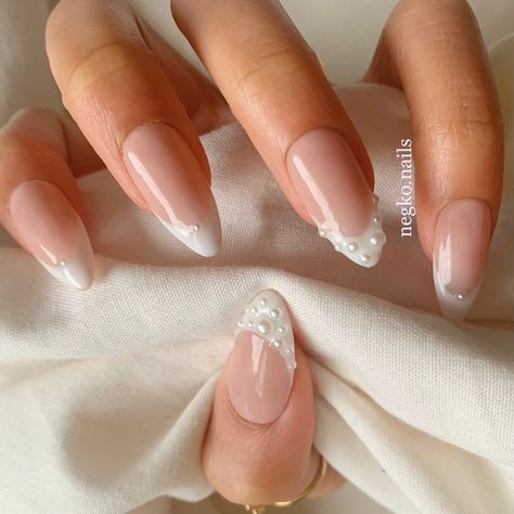 Pearl French Tip, Pearl Nail Art, Natural Nail Art, Wedding Nail Art Design, French Tip Press On Nails, Wedding Nails French, Nails Yellow, Wedding Nail, Pearl Nails