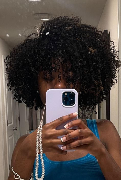 Short Medium Natural Hairstyles, 4b Dyed Natural Hair, Finger Coils 4b Natural Hair, Curly Afro Hairstyles Natural Curls, Twists In Front Curls In Back, Natural Hair Styles For Short Black Hair, Medium Curly Hair Black Women, Ways To Stretch Natural Hair, Short 4b Curly Hair