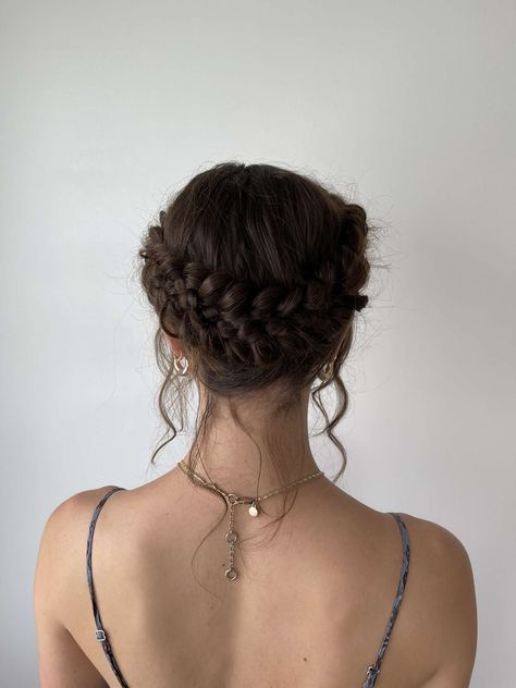 Romantic Tuck Hairstyle, Summer Ball Hairstyles, Simple Prom Updos For Short Hair, Prom Updo Medium Hair, Braided Hair Crown Half Up, Bridesmaid Braided Hair, Medium Length Hair Braid Styles, Braided Updo Medium Length, Graduation Hairstyles With Cap Updo