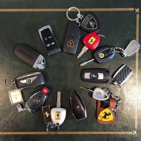 Exotic Car Key Collection Pictures – Ed Bolian Bentley Key, Key Drawings, مرسيدس بنز, Luxury Lifestyle Couple, Black Keychain, Luxury Car Interior, Mercedes Car, Mercedes Benz Cars, Ferrari Car