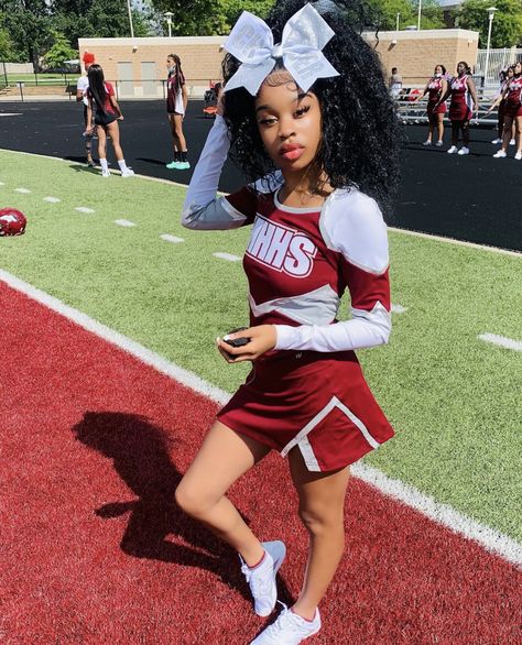 Hairstyles For Black Cheerleaders, Baddie Cheerleaders, Black Cheerleaders, Kids Cheering, Cute Cheer Pictures, Competition Hair, Cheer Poses, Cheerleading Hairstyles, Cute Cheerleaders