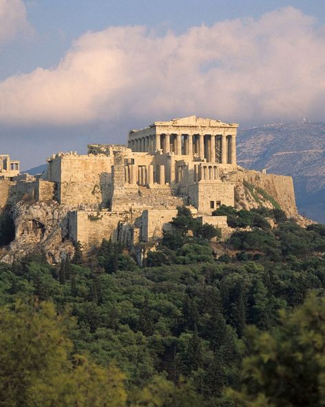 Ancient Architecture, Acropolis, Ancient Royalty, Ancient Greece Aesthetic, Bangunan Minecraft, Athens Acropolis, Character Aesthetics, Conde Nast Traveler, Old Building