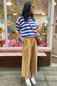 Colourful Tshirt Outfits, Bright Classic Outfits, Casual Bright Outfits, Colourful Smart Casual, Pop Of Colour Outfit, Stripe Trousers Outfit, Easy Festival Outfits, Colorful Casual Outfits, Art Teacher Style