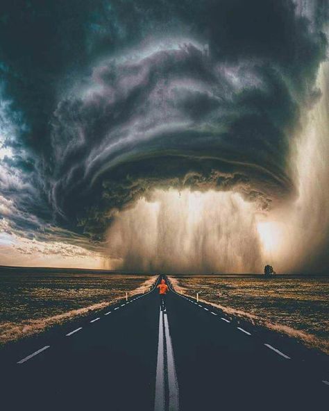 Storm Photography, Supercell Thunderstorm, Storm Pictures, Matka Natura, Wild Weather, Belle Nature, Image Nature, Fotografi Alam Semula Jadi, Wild Nature