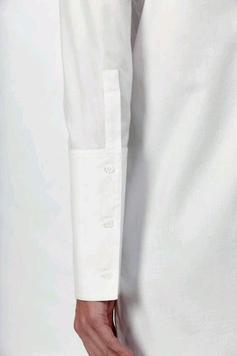 White Shirts, Detail Couture, White Dress Shirt, Classic White Shirt, Shirt Detail, Design Textile, Couture Details, Clothing Details, Mode Inspiration