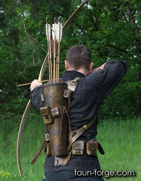 Traditional Archery, Archery Quiver, Leather Quiver, Archery Gear, Arrow Quiver, Crossbow Hunting, Archery Bows, Armadura Medieval, Leather Armor