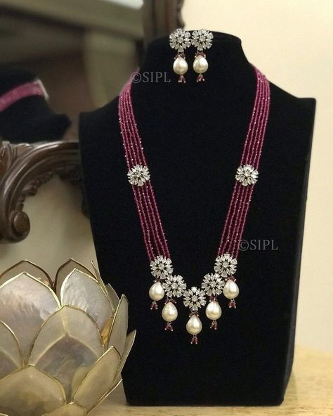 Punjabi Jewellery, Beautiful Beaded Necklaces, Fancy Jewelry Necklace, Unique Pendant Necklace, Pearl Necklace Designs, Diamond Necklace Designs, Beaded Necklace Designs, Indian Jewellery Design Earrings, Gold Rings Fashion