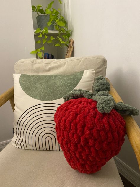 Neck Pillow Crochet, Crochet Inspo Room Decor, Usable Crafts, Crochet Cute Things, Knit Aesthetic, Crochet Pillows, Crochet Business, Crochet Design Pattern, Kawaii Crochet