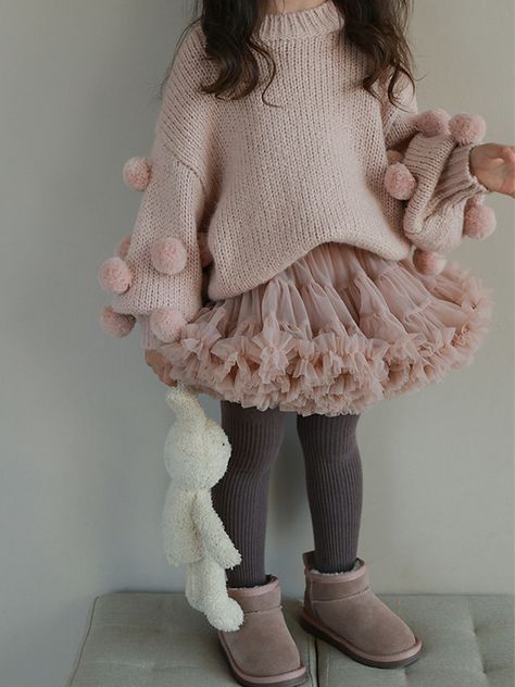 Snuggle In Style Oversized Knit Sweater Pom Pom Balls, Fall And Winter Outfits, Mode Rose, Oversized Knit Sweater, Oversized Knitted Sweaters, Sporty Chic, Toddler Girl Outfits