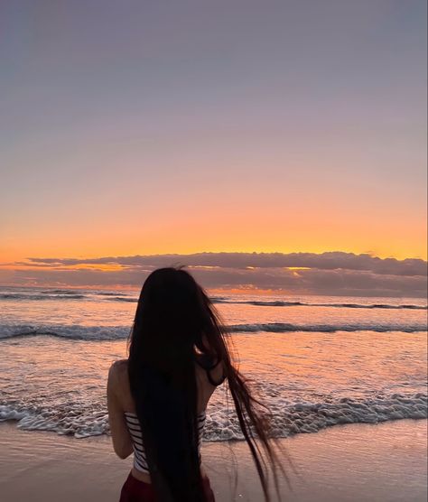 sunset, sunset beach photo, aesthetic asian girl beach pfp profile picture discord profile picture, sunrise sunset icon pfp Tip Account Pfp, Beach Pfp Girl, Sunset Icons Aesthetic, Sunset Pfp Aesthetic, Girls Pfp Aesthetic, Beach Profile Pictures, Summer Profile Pictures, Summer Aesthetic Pfp, Pfp Sunset