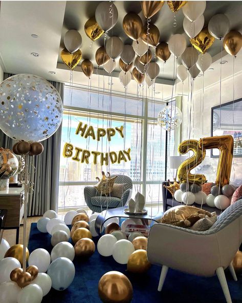 Happy Birthday Hotel Room Decor, Birthday Decor For Him, Birthday Room Surprise, Birthday Decoration Ideas At Home, Birthday Balloon Surprise, Hotel Room Decoration, Hotel Birthday Parties, Birthday Decoration Ideas, Surprise Birthday Decorations