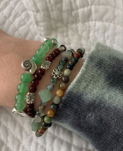 Green Bracelets Aesthetic, Stone Bracelet Aesthetic, Beaded Bracelets Aesthetic Grunge, Whimsigoth Bracelet, Grunge Beaded Bracelets, Handmade Bracelets Aesthetic, Goblincore Bracelet, Fairy Grunge Jewelry, Hippie Jewelry Diy