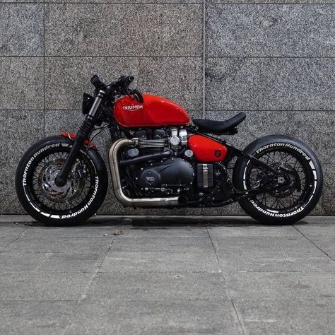 Bobber Scrambler, Custom Bikes Cafe Racers, Moto Triumph, Image Moto, Triumph Bobber, Scrambler Custom, Triumph Bikes, Мотоциклы Cafe Racers, Bobber Custom