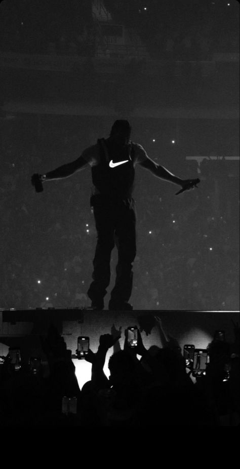 Black And White Rappers Aesthetic, Drake Playlist, Drake Rapper, Old Drake, White Rapper, Drake Concert, Drake Photos, Drake (lyrics), Drake Wallpapers