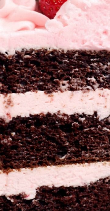 Chocolate Kahlua Cake with Strawberry Buttercream Frosting Pie, Booze Cupcakes, Buttercream Frosting Chocolate, Chocolate Kahlua Cake, Southern Cakes, Kahlua Cake, Hot Fudge Cake, Fabulous Desserts, Easy Party Desserts