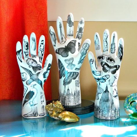 Plaster Hands, Paris Crafts, Plaster Crafts, Mannequin Art, Plaster Sculpture, Plaster Of Paris, Hand Sculpture, Plaster Art, Paris Art