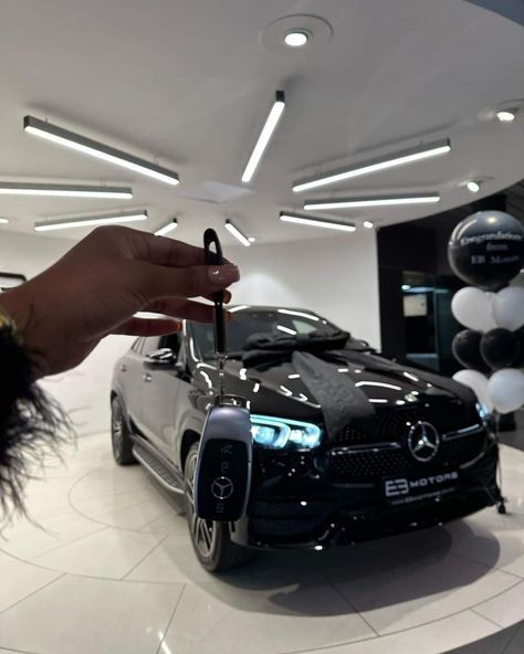 New Car Aesthetic Mercedes, Mercedes Gle 63 Amg Aesthetic, Cars For Vision Board, Dream Car Women, Mercedes Vision Board, Nice Cars For Women Black, Amg Gls 63 Suv, Gle 400 Mercedes Benz, Car For Vision Board