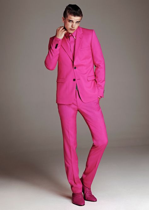 Versace for H&M; Collection 2 Men Tailored Suit, Pink Suit Men, River Viiperi, Groomsmen Tuxedos, H&m Men, Slim Fit Suit Men, Versace Pink, Mode Costume, Outfits Hombre