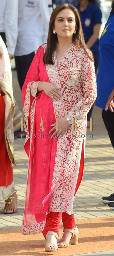 Must have Bollywood Style! Find a style match to the celebrity look of your… Banarsee Suits Designs, Bollywood Style Outfits, Bollywood Suits, Nita Ambani, Indian Salwar Suit, Indian Salwar, Kalki Fashion, Suits Online Shopping, Indian Designer Suits