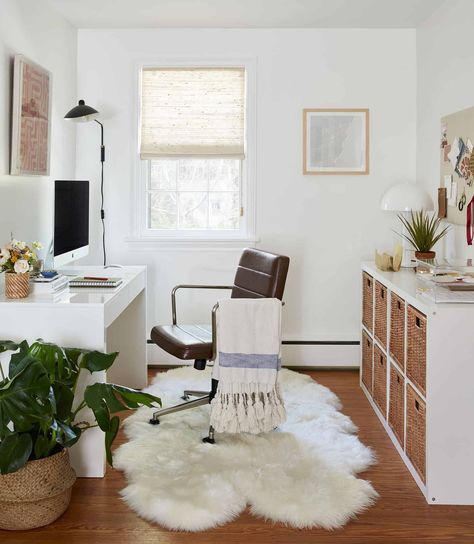 Small Home Office White Desk, Uplift Desk Home Office Ideas, Sofa In Office Ideas, Office With White Furniture, Tv In Home Office, Shared Office Ideas, Den Room Ideas Small Office, White Desk Home Office, Pretty Desk Chairs