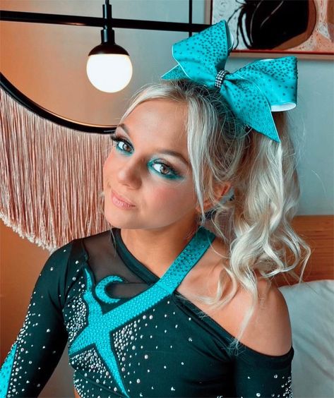 Senior Elite Makeup, Cute Cheer Makeup, Allstar Cheer Makeup, Cheer Makeup Ideas, Cheer Comp Makeup, Cheer Competition Makeup, Cheerleader Makeup Ideas, Cheer Makeup Competitive, Cheerleader Hairstyles